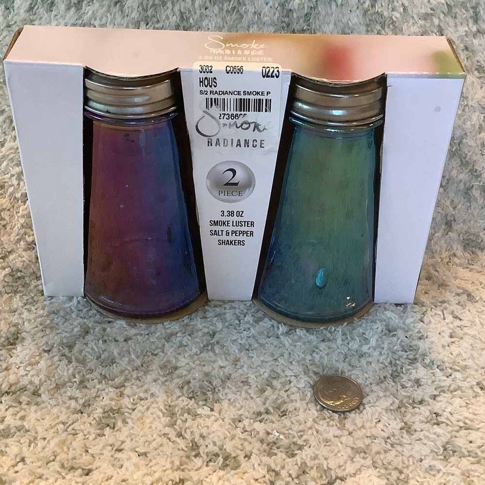 Smoke Luster Radiance Salt & Pepper Shaker Set NWT 3.38oz - Picture 5 of 15